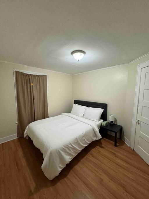 Comforting Getaway-Sleeps 6-Walk To Falls! Niagarawatervallen Buitenkant foto