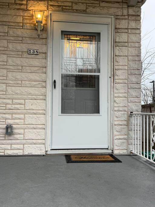 Comforting Getaway-Sleeps 6-Walk To Falls! Niagarawatervallen Buitenkant foto
