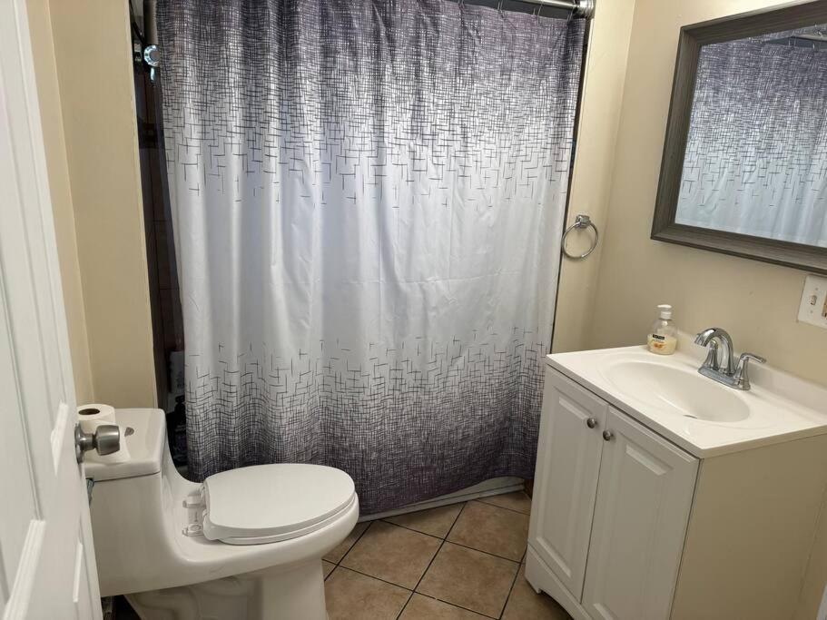 Comforting Getaway-Sleeps 6-Walk To Falls! Niagarawatervallen Buitenkant foto
