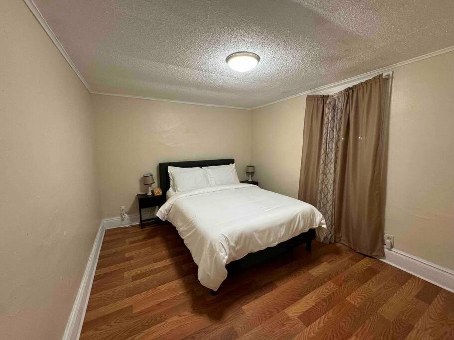 Comforting Getaway-Sleeps 6-Walk To Falls! Niagarawatervallen Buitenkant foto